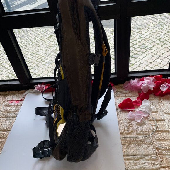 Used backpack in good condition - Picture 4 of 16